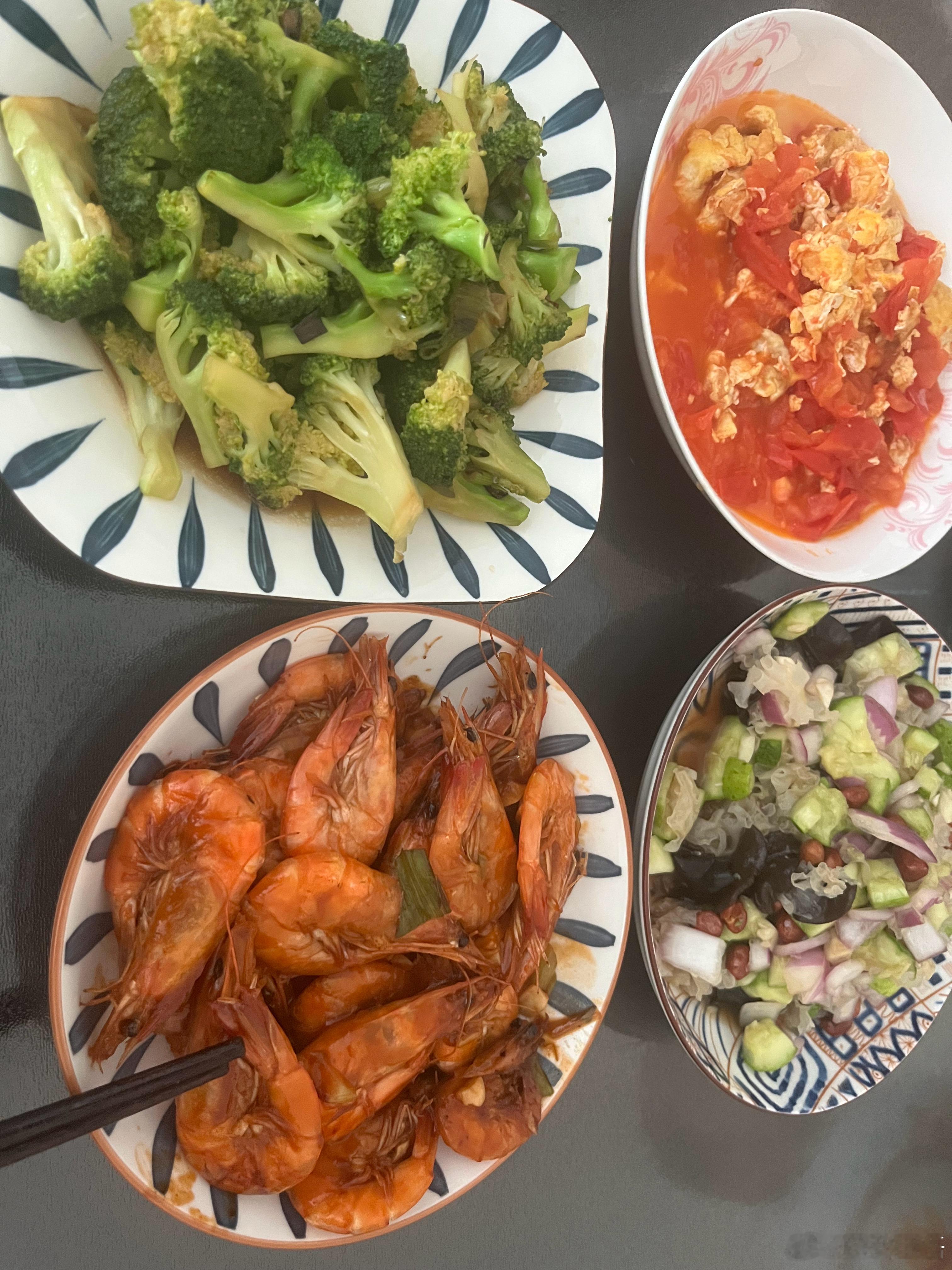 午餐，咱也是四个菜了