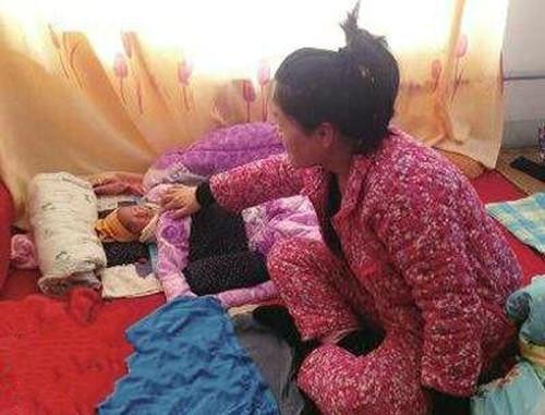 3个月宝宝腹泻送医, 婆婆在旁说风凉话, 妈妈: 都怪你要省空调费