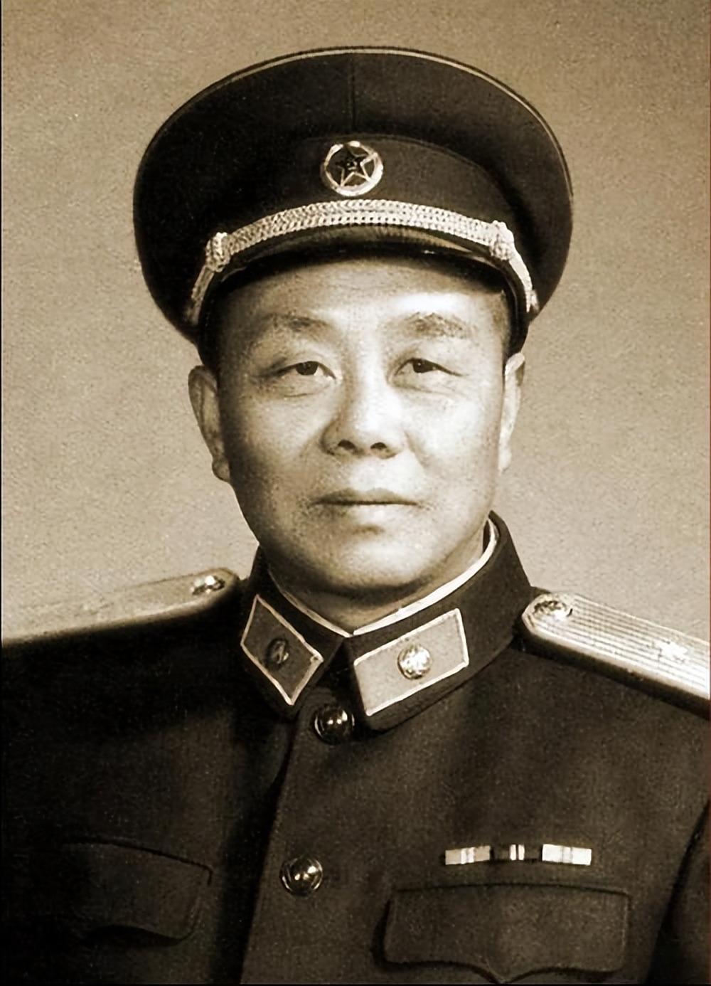 1937年，一老乡给西路军电台台长耿锡祥端来一碗面，耿锡祥吃着吃着突然发现老乡神