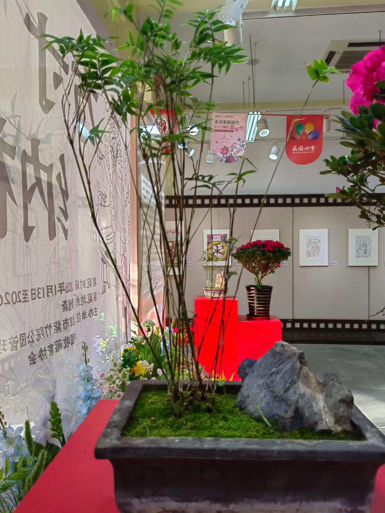 有人说，老师补课不是不可以，但是不能收费！理由如下：1、你有工资，不能利