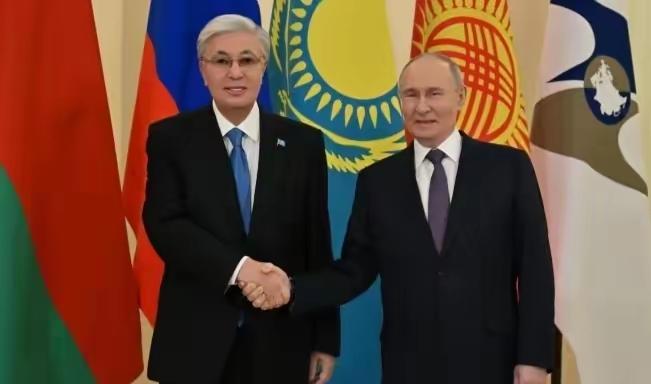 西方媒体说，哈萨克斯坦是下一“乌克兰”！这话要是放到2022年2月俄乌开战之前说