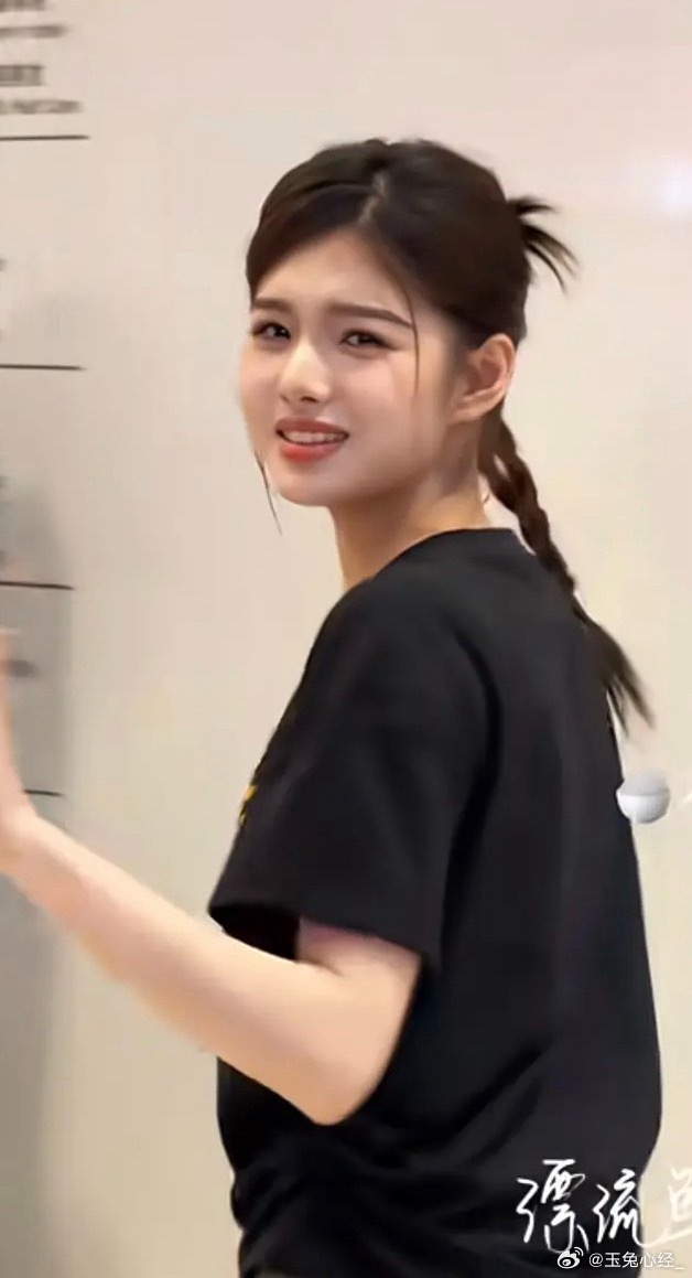 艾米备战高孝真是吃美了