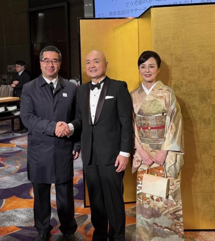 萧旭岑回台湾就变了？昨晚，国民党副主席萧旭岑参加了日本驻台机构的酒会，公开表达