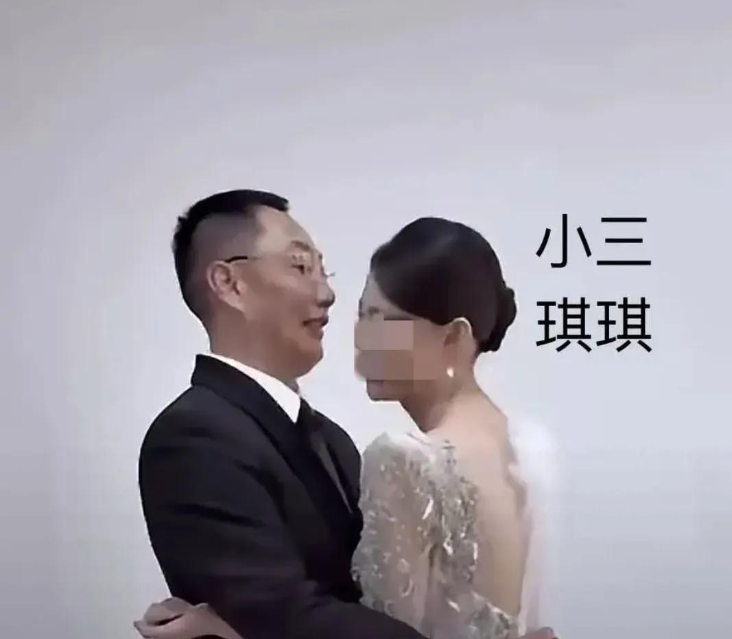 穿僧衣的不一定是修佛的穿衣服的不一定都是人，穿僧衣的未必都是六根清净的僧人
