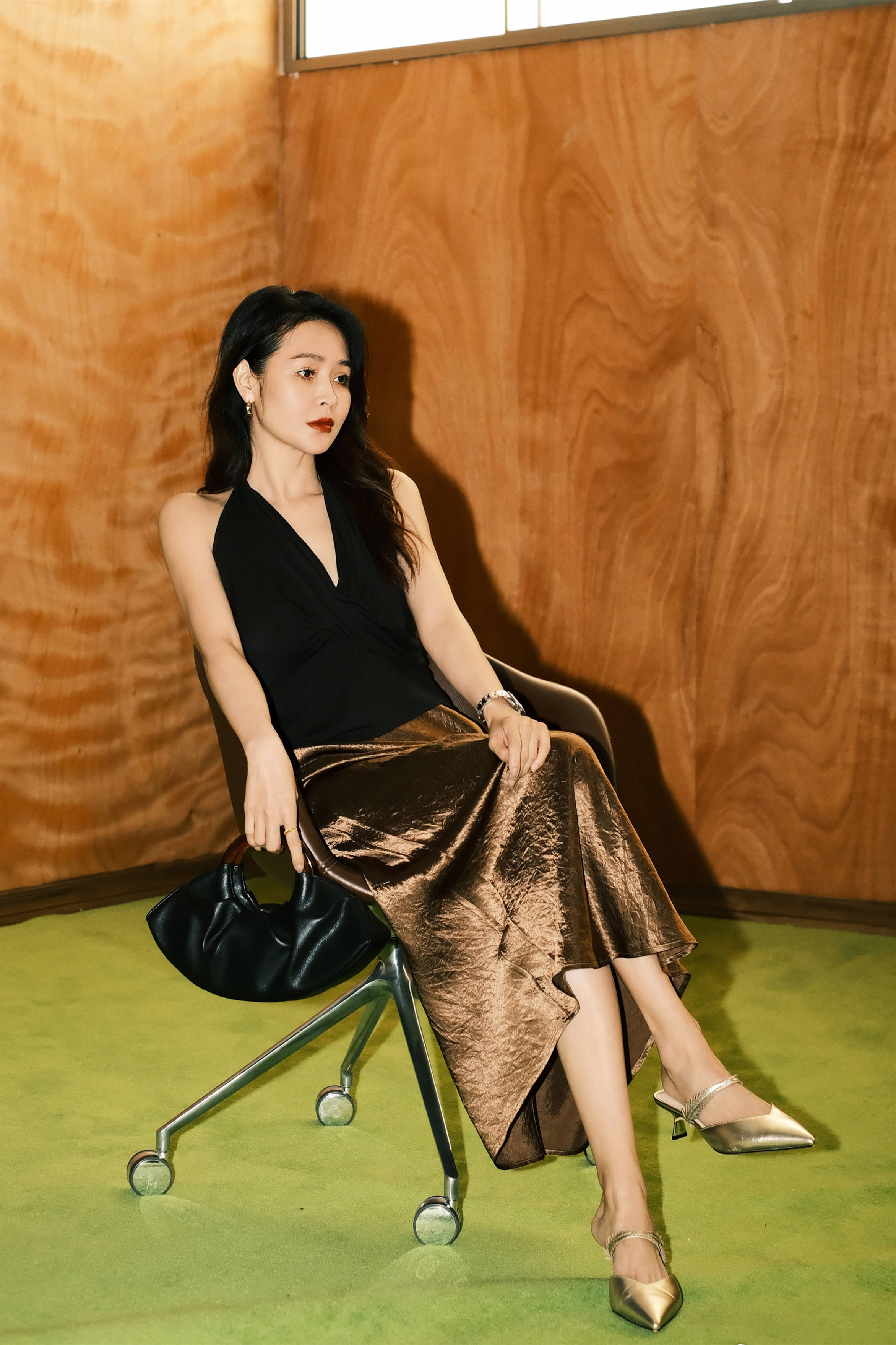 于明加：流光萤萤点点日常，温婉恬静的迷人倩影​​​
