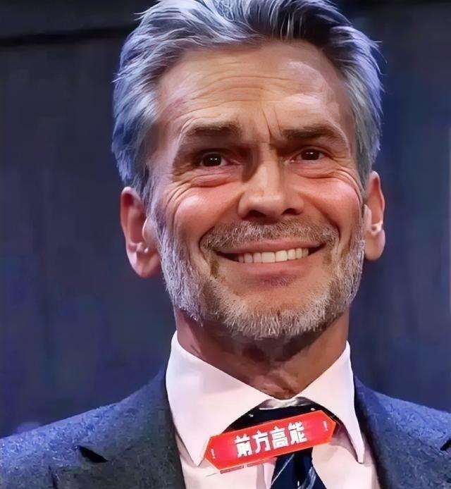 荷兰光刻机巨头ASML表示，现在在美国的技术封锁下，中企想获取EUV光刻机几乎不