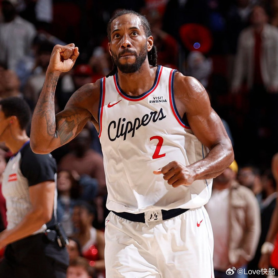 据随队记者报道，科怀·伦纳德渴望带领快船夺冠，并表示球队不惧任何对手，无论对方