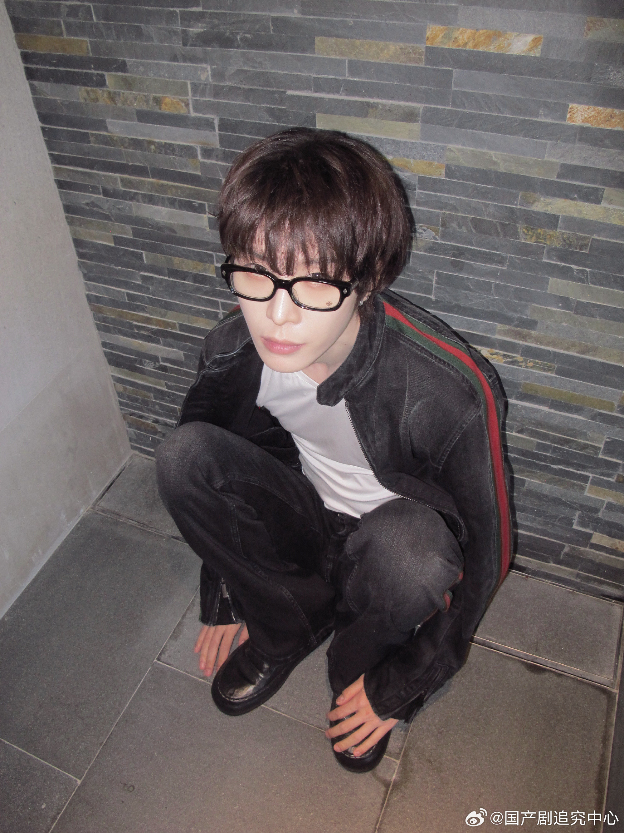 1.范丞丞心里门儿清，古装是自己的死穴，以后彻底不碰这类题材了。2.刘亦菲的工作