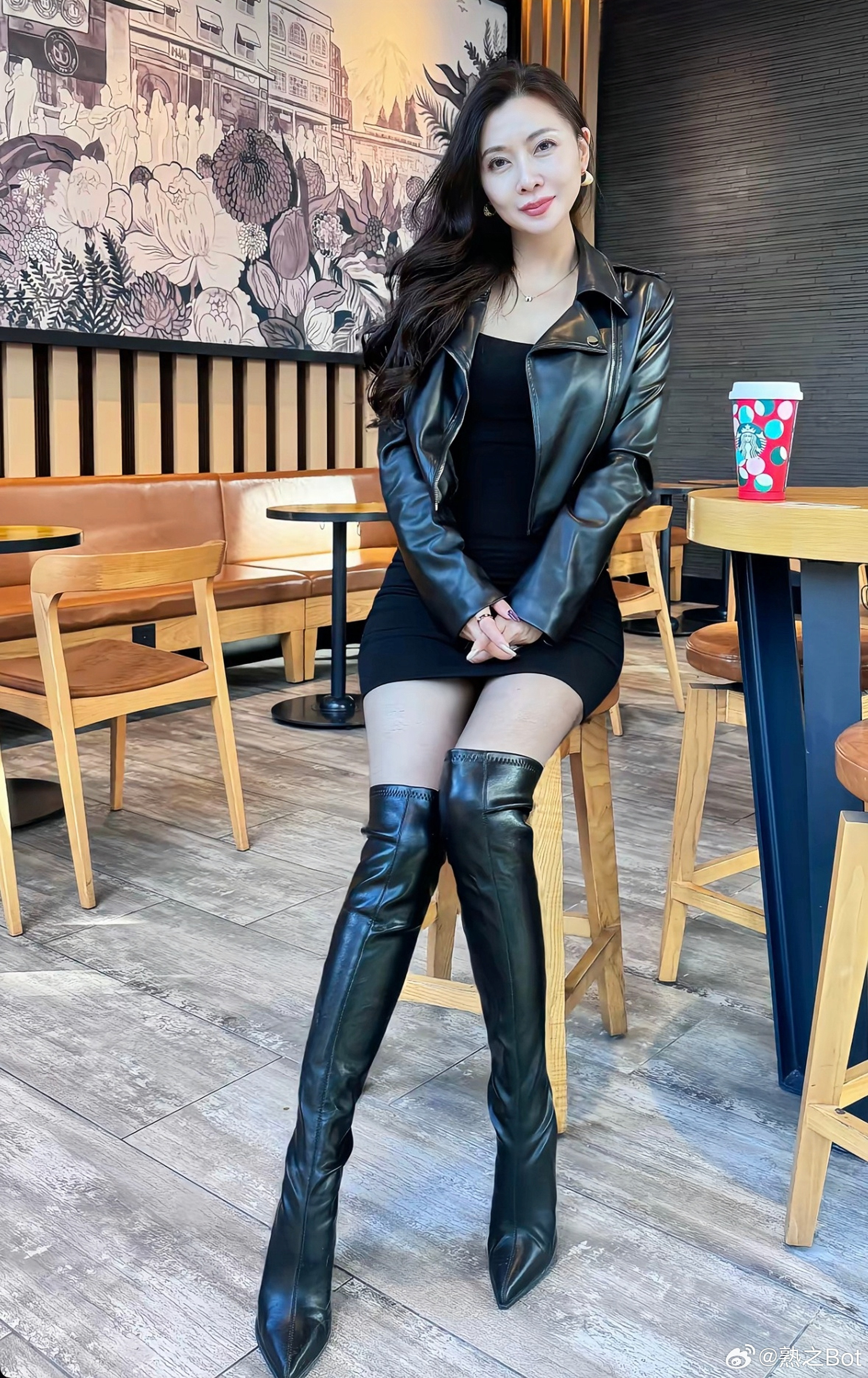 长靴美腿阿姨​​​