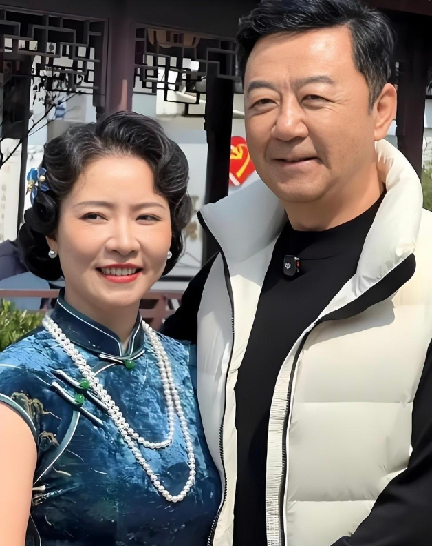 演员郭涛妻子李燃，比郭涛小17岁，俩人是2006年底结的婚，李燃是中国传媒大学毕