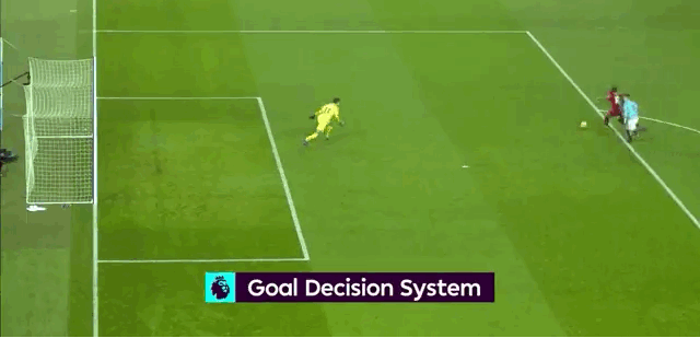 曼城官宣斯通斯赛季结束离队，一声叹息的同时不由得又想起了那次经典又逆天的门线解围