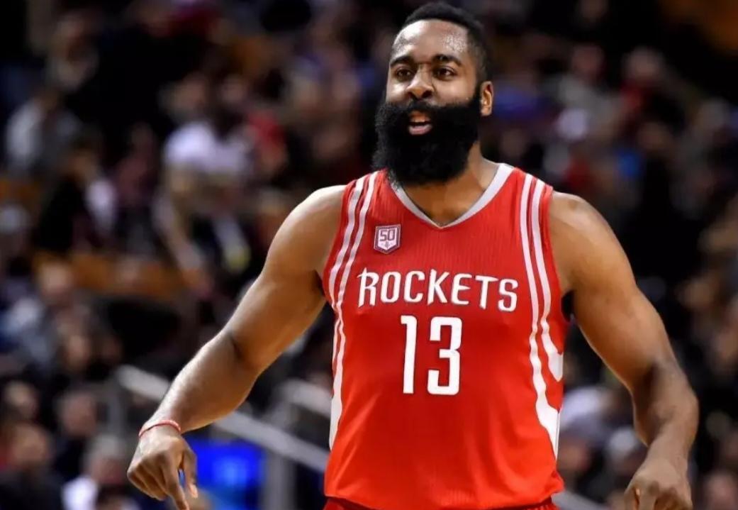 快船正在裸泳。祖巴茨倒下后，潮水退去，露出的不是沙滩，是悬崖。最近5场，篮板