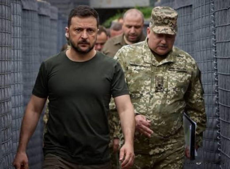 泽连斯基称将使用“火烈鸟”和“鲁塔”导弹对俄罗斯进行严厉打击。泽连斯基指出：