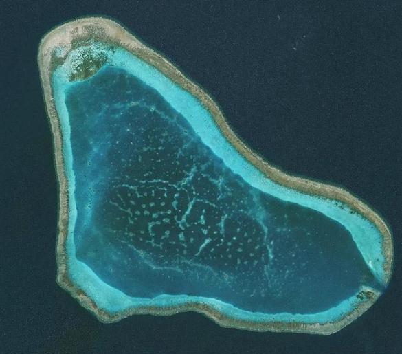 不要再说给黄岩岛填岛了，这是不现实的，我们只能守，黄岩岛周围，出了泻湖范围，水深