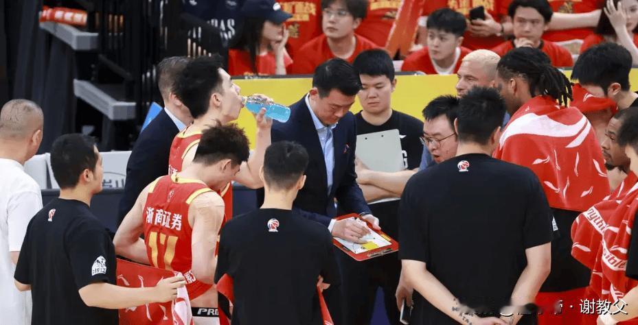 上海夺冠牵动四方面利益，CBA新一轮军备竞赛开始，蝴蝶效应来了一：北京看到上海夺
