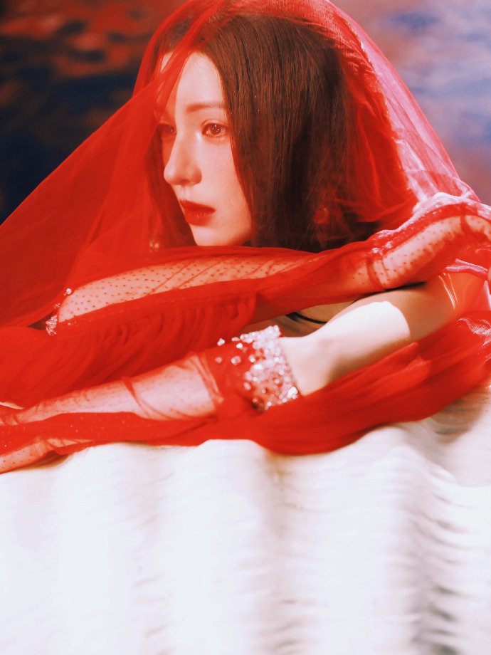 张予曦红珊瑚​​​​张予曦红珊瑚，张予曦ELLE风尚大典造型来啦​​​