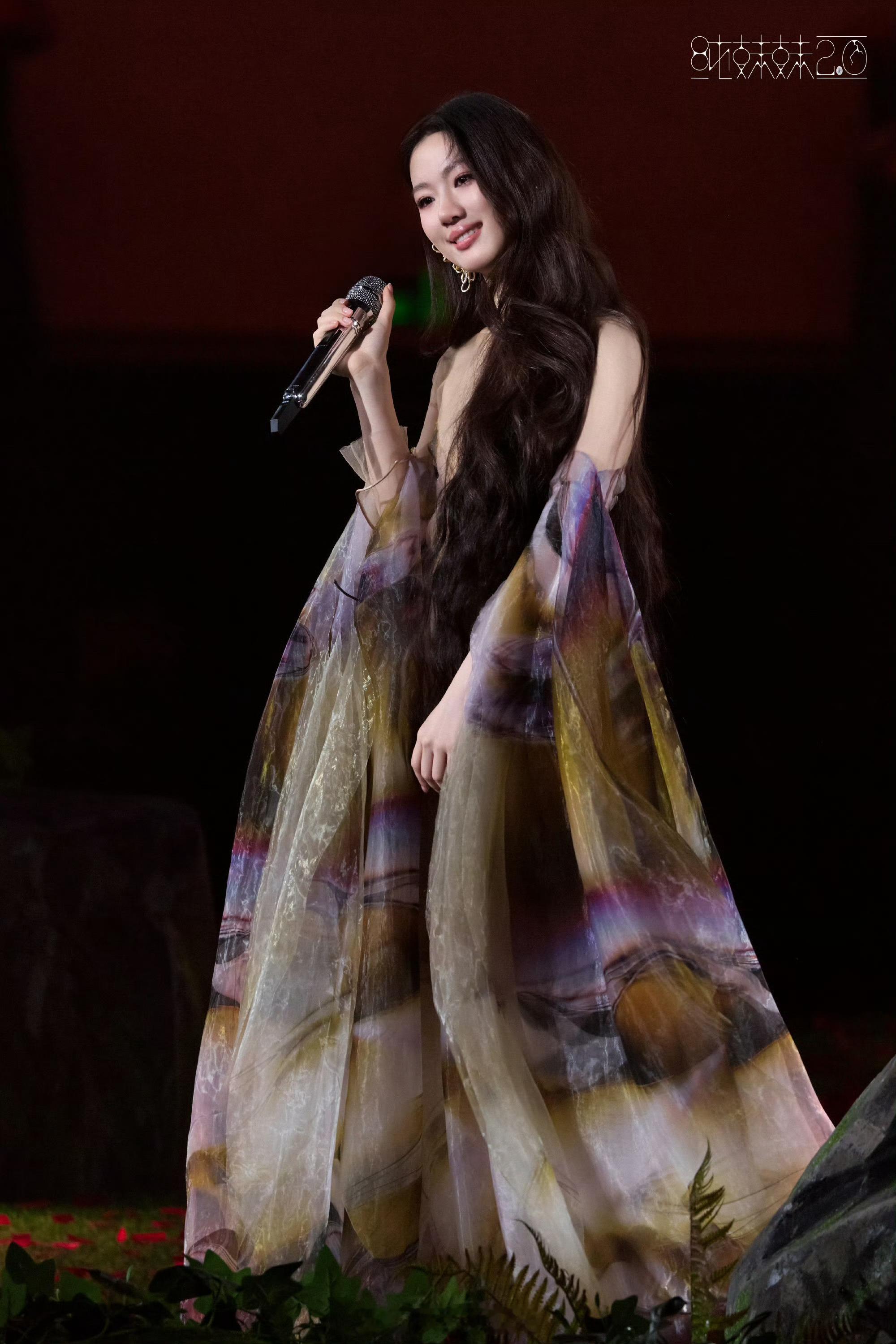 单依纯方已取得后续演出所有词曲版权单依纯方已聘请版权服务公司刚刚，发布关于巡演