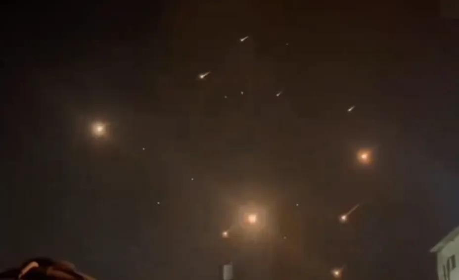 今天凌晨伊朗再次使用导弹攻击以色列，这次攻击的目标主要是以色列的能源设施，这就对
