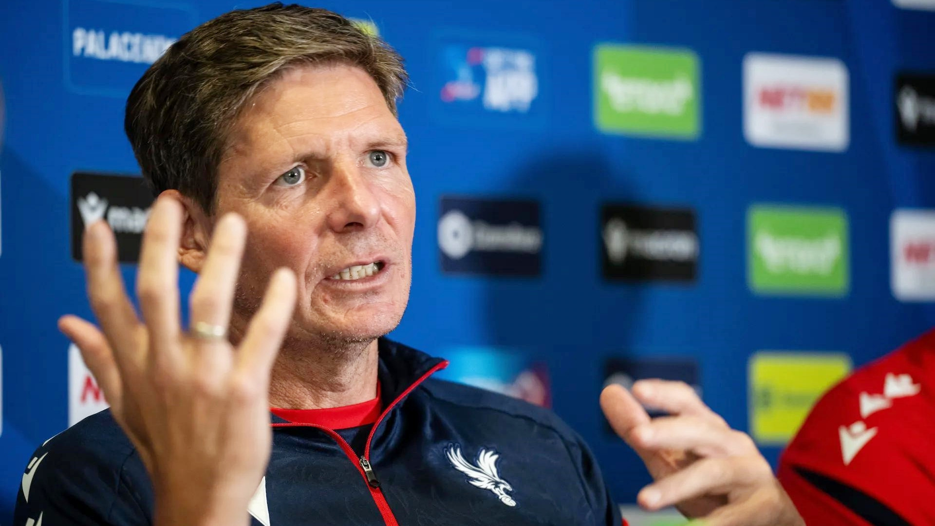 本轮英超赛后水晶宫主帅格拉斯纳炮轰球队，并表示自己不一定会带完本赛季。英媒表示