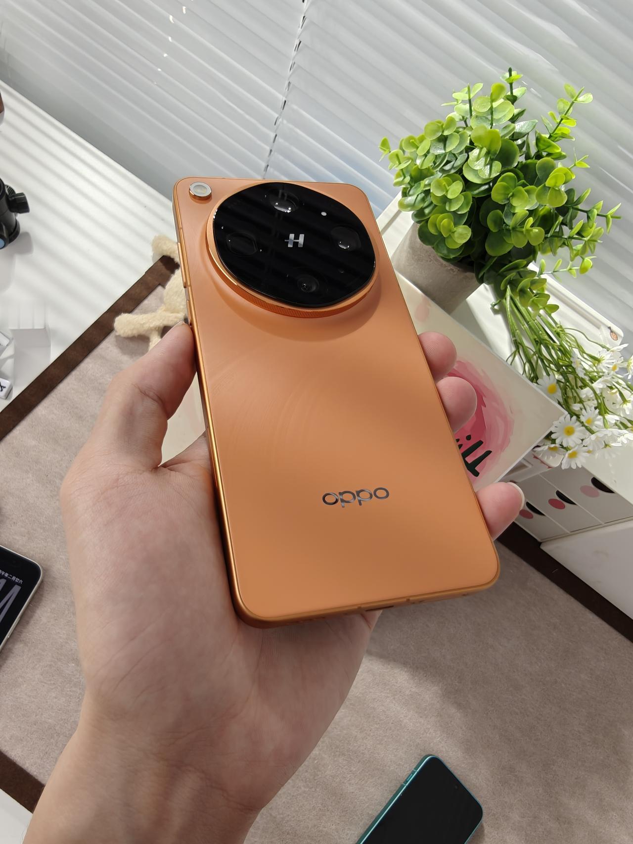 没有人觉得这个橙色FindX9Ultra很好看吗？OPPO这个橙色叫做绒