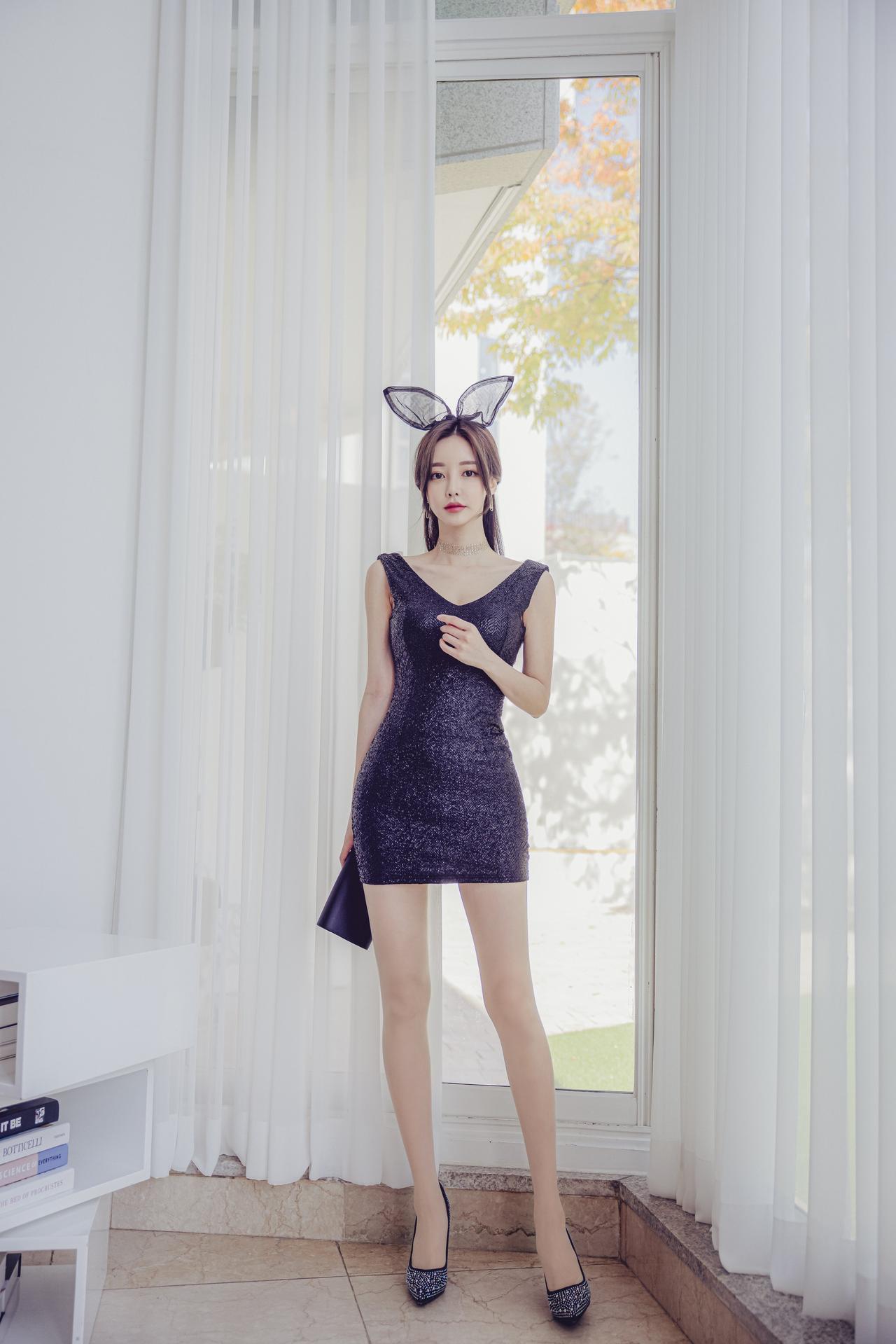 孙允珠甜美兔女郎，优雅连衣裙，甜美可爱，时尚穿搭。