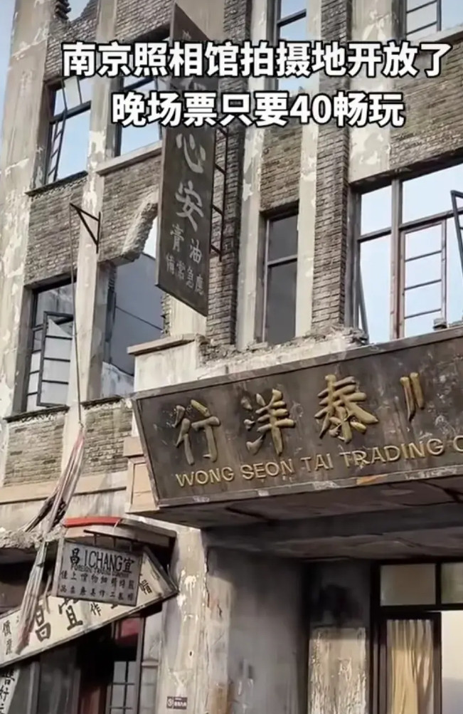 日本之所以发动侵华战争的目的是什么呢一，掠夺中国大片国土。二，掠夺中国黄金，