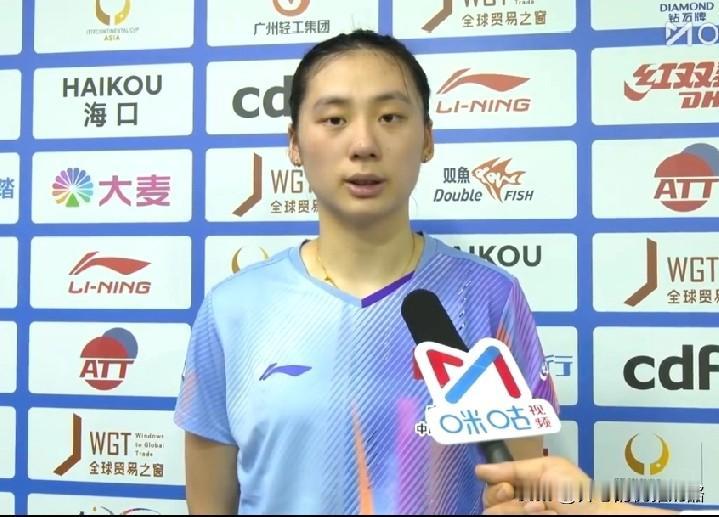 陈熠说今天打削球就很清晰，看来和高手过招输也学到了。昨天陈熠输了桥本帆乃香，很