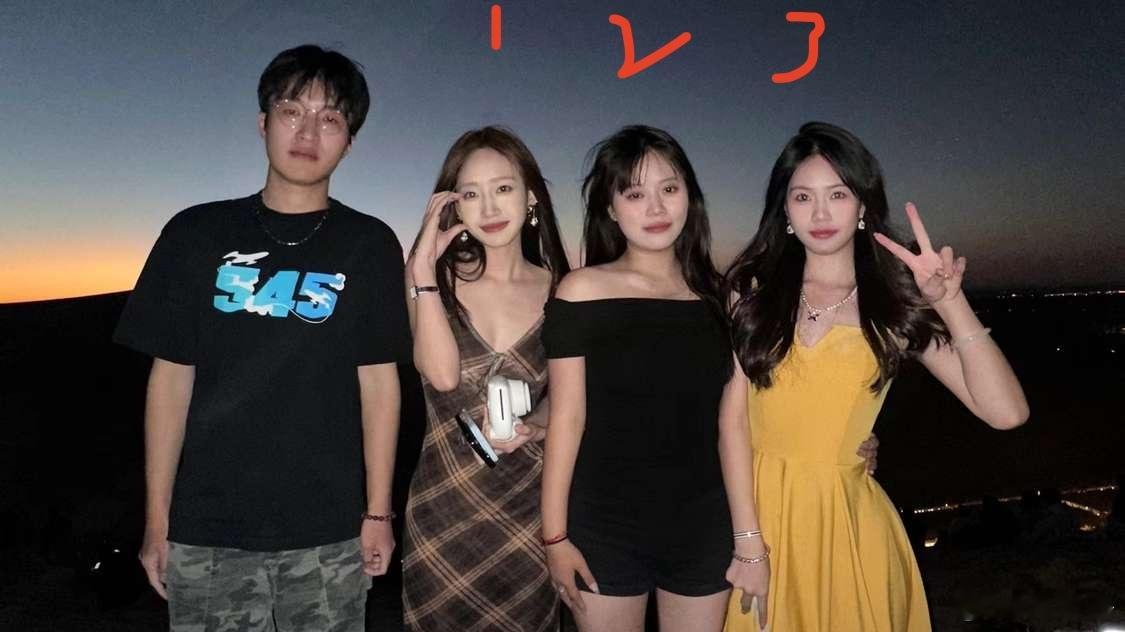 这三位美女中有一位是这个男生的暗恋对象，以你慧眼如炬的眼光，你觉得会是谁？