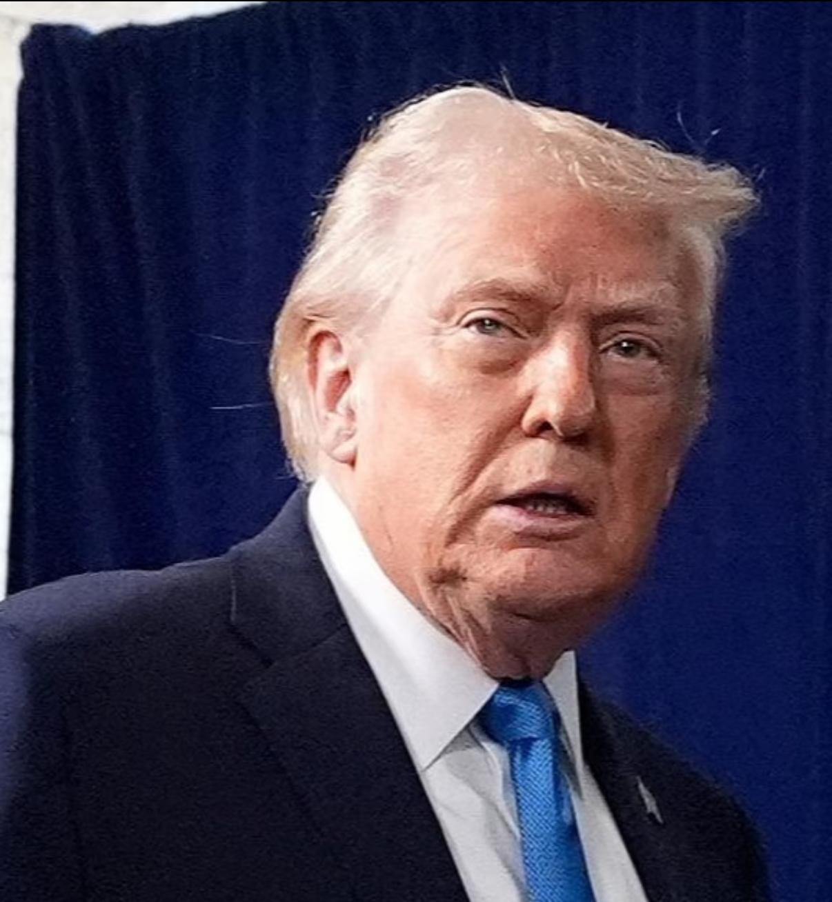 风向不是变了，是直接翻车了。同一个特朗普，前脚还在对中国放狠话，张口就是“45