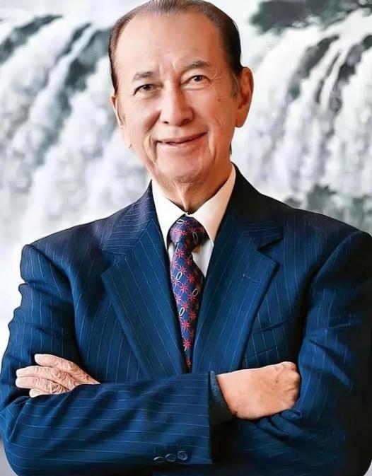 赌王何鸿燊生前曾讲过：“等你赢了2000万打算走时，赌场不会拦你。可就在你转身那