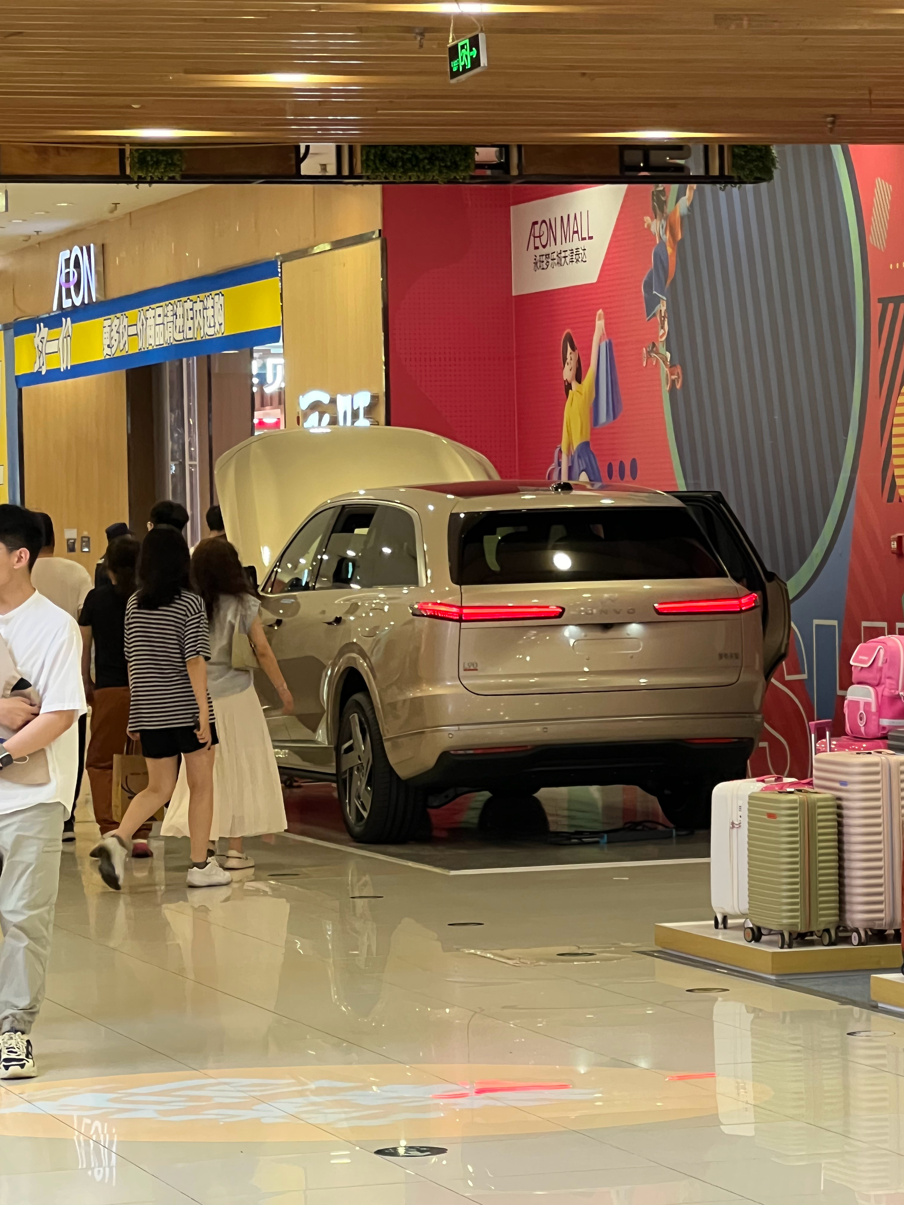 乐道L90上市了昨天乐道的销售还给我打电话让我来看车，我说我没兴趣，因为确实没兴