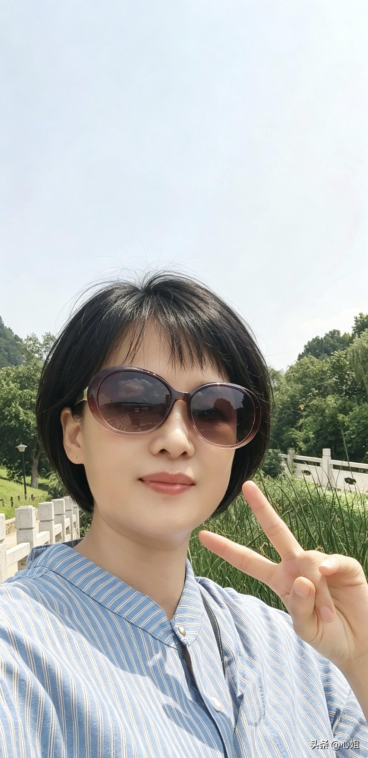 76年属龙，50岁退休今天，办退休手续的最后一步，一次性提取住公积金。那