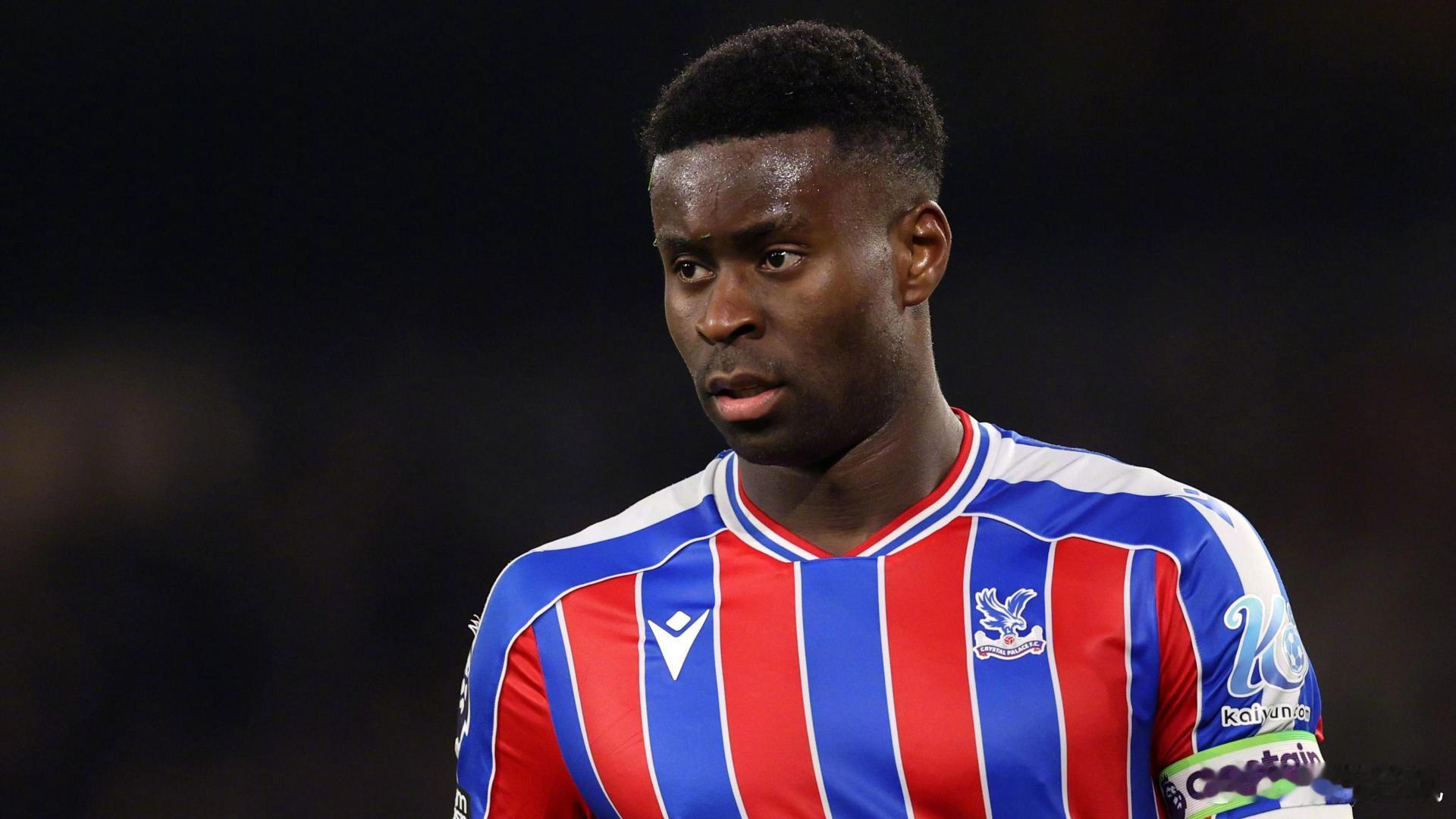 【免费转会大鱼】《世界体育报》：巴萨已经数周没有联系水晶宫后卫格伊了，双方越走