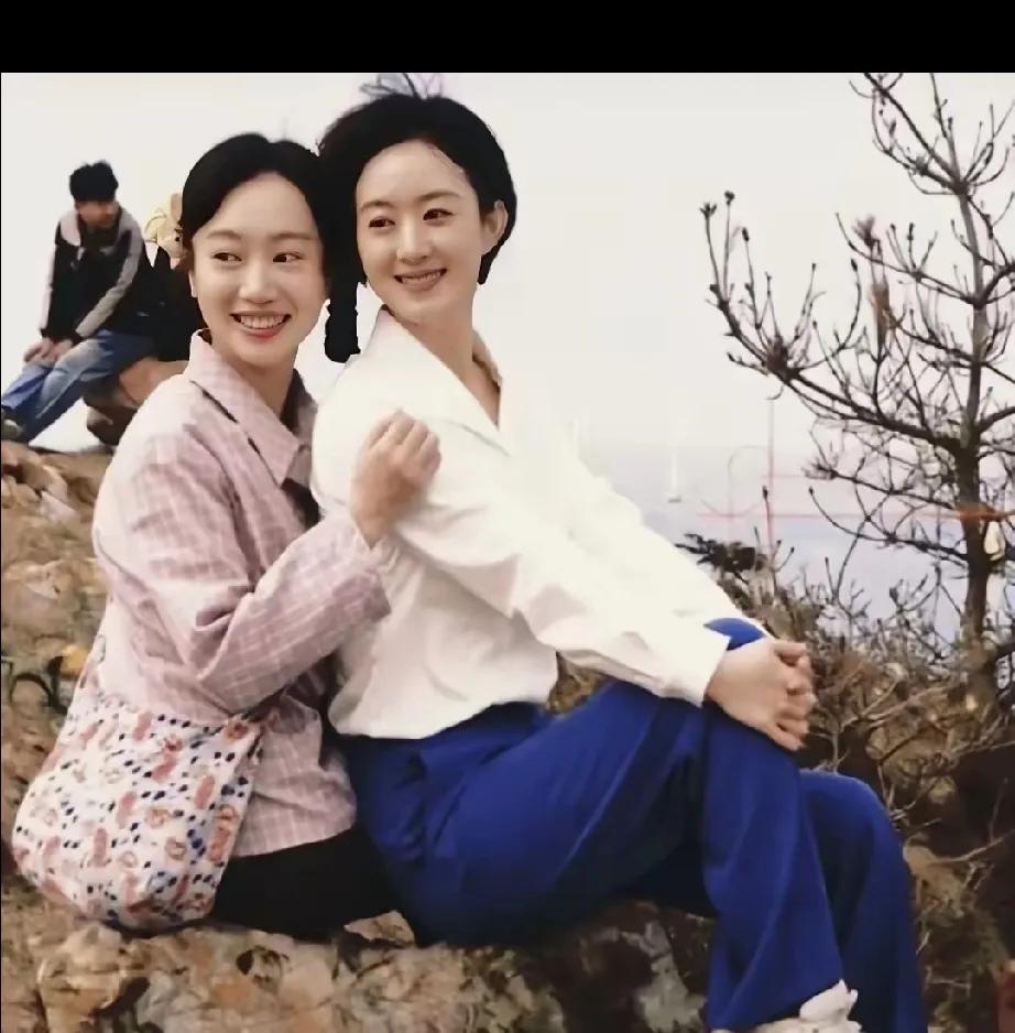 家人们谁懂啊！赵丽颖出道19年，终于迎来首部央视剧啦！这次她彻底颠覆以往形象，简