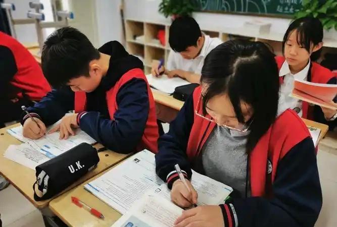 初中生最缺的不是方法，而是时间！这样安排学习，你就赢了一大半。1、语文，以周和