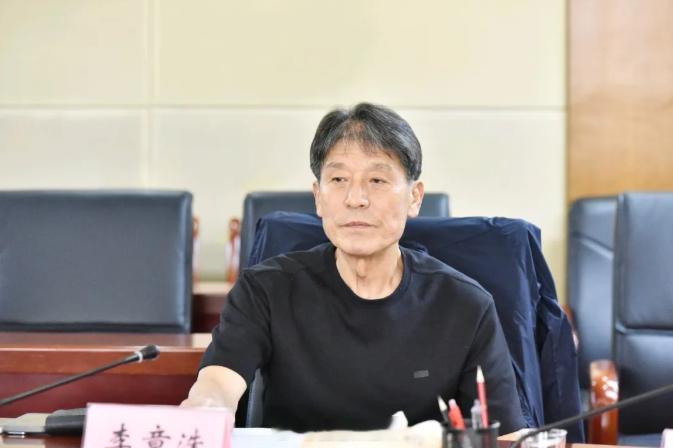 70岁的李章洙出任贵州体育局足球青训总监，同时聘用韩国教练团队成员吴柱蒲（亚足联