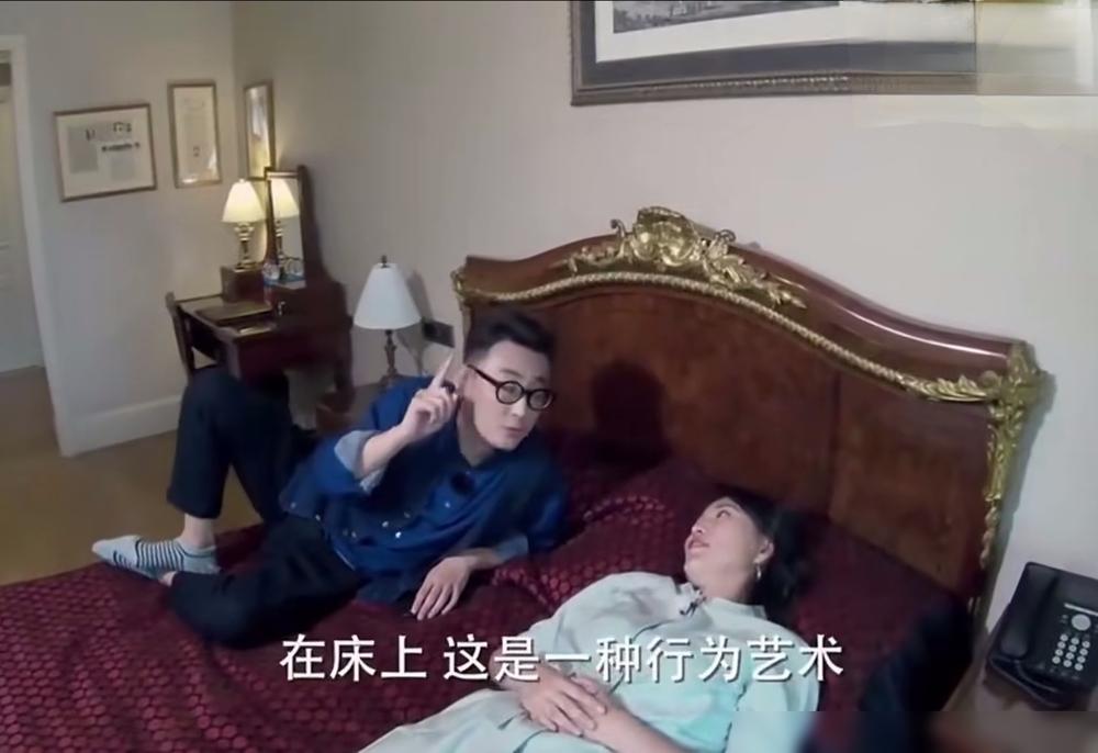 50多岁的窦文涛至今未婚，但他身边最懂他的那个女人，却早已是别人的妻子。在《