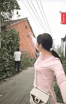 神射手。隔天，不知道邻居大妈又要骂几天了。[呲牙笑]
