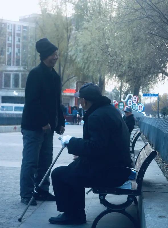 人太善良太老实好不好，这事儿得分情况看。太善良老实，有时候真挺吃亏。生活里善良