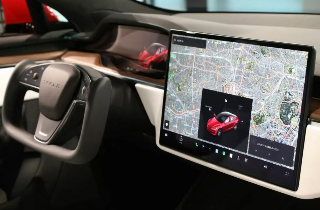 特斯拉即将支持苹果CarPlay，目前已经启动初步测试，预计未来数月就能推出了