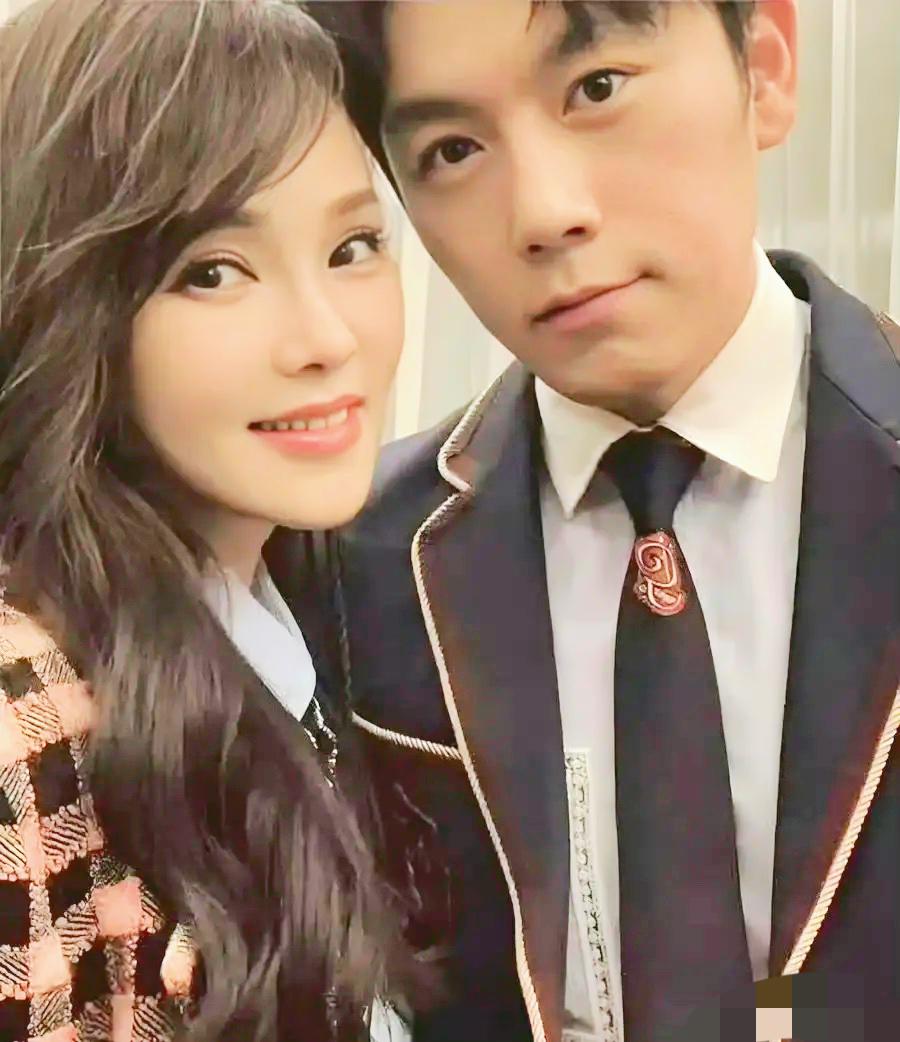 瞬间就懂当年哈林的无奈了，伊能静各方面都出众，唯独一样太致命，那就是她这个人