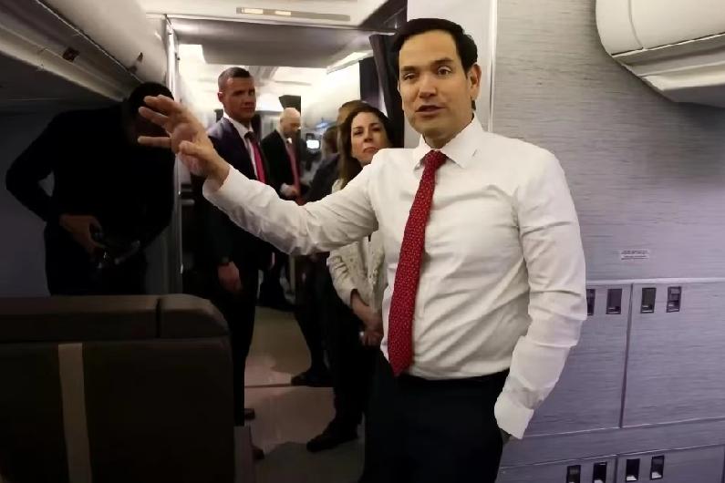 昨天，鲁比奥对采访记者说:“媒体给我贴上‘反华急先锋’的标签是错误的，作为国务卿