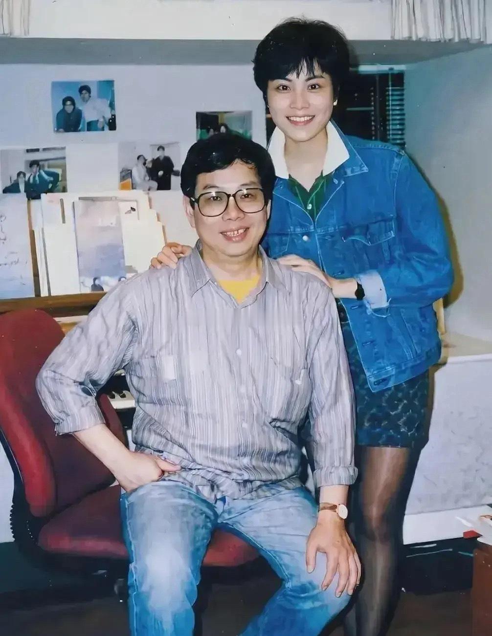 一位明星多年前的照片大家能看出来是谁吗？