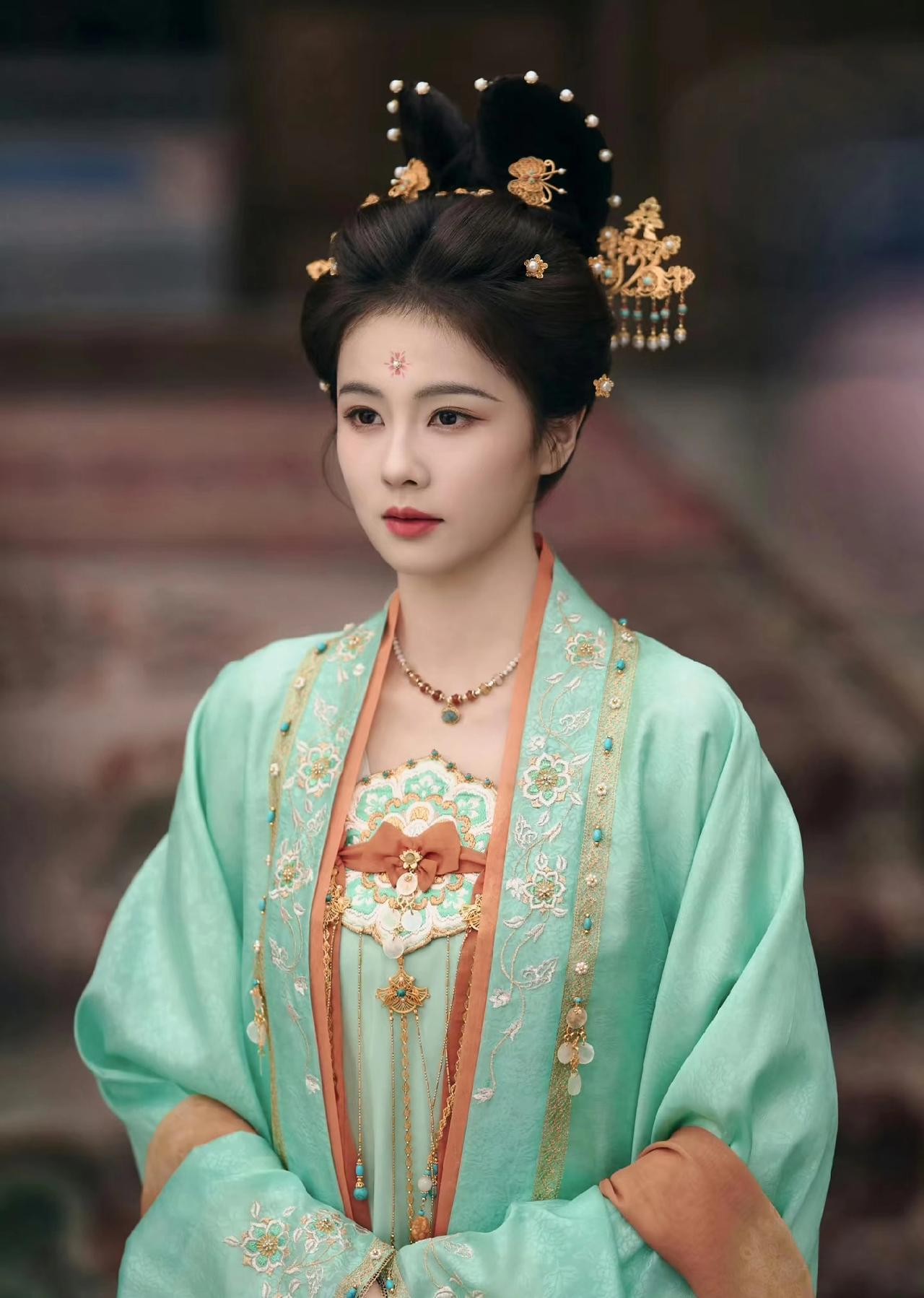 这些女星穿古装的造型都很美，你觉得谁最好看呢？古装造型女古装美女古