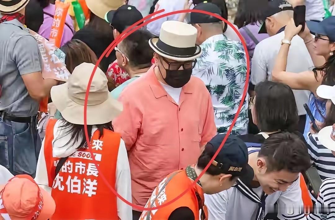 蔡康永去了沈伯洋的竞选总部成立大会，虽然遮遮掩掩戴了口罩，但是，去了就是去了。