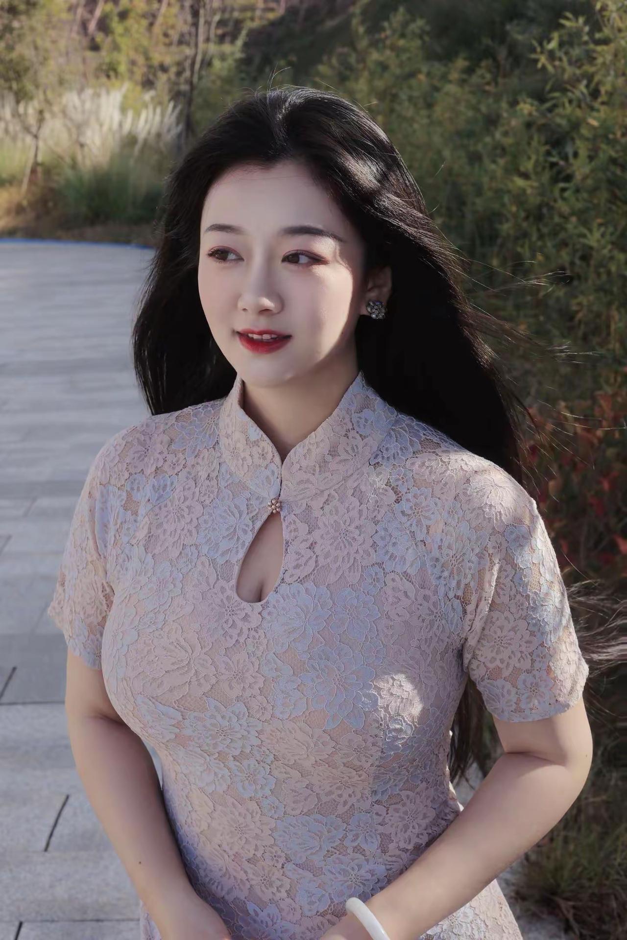 不争朝夕，只问耕耘；不惧荒芜，自有花开。