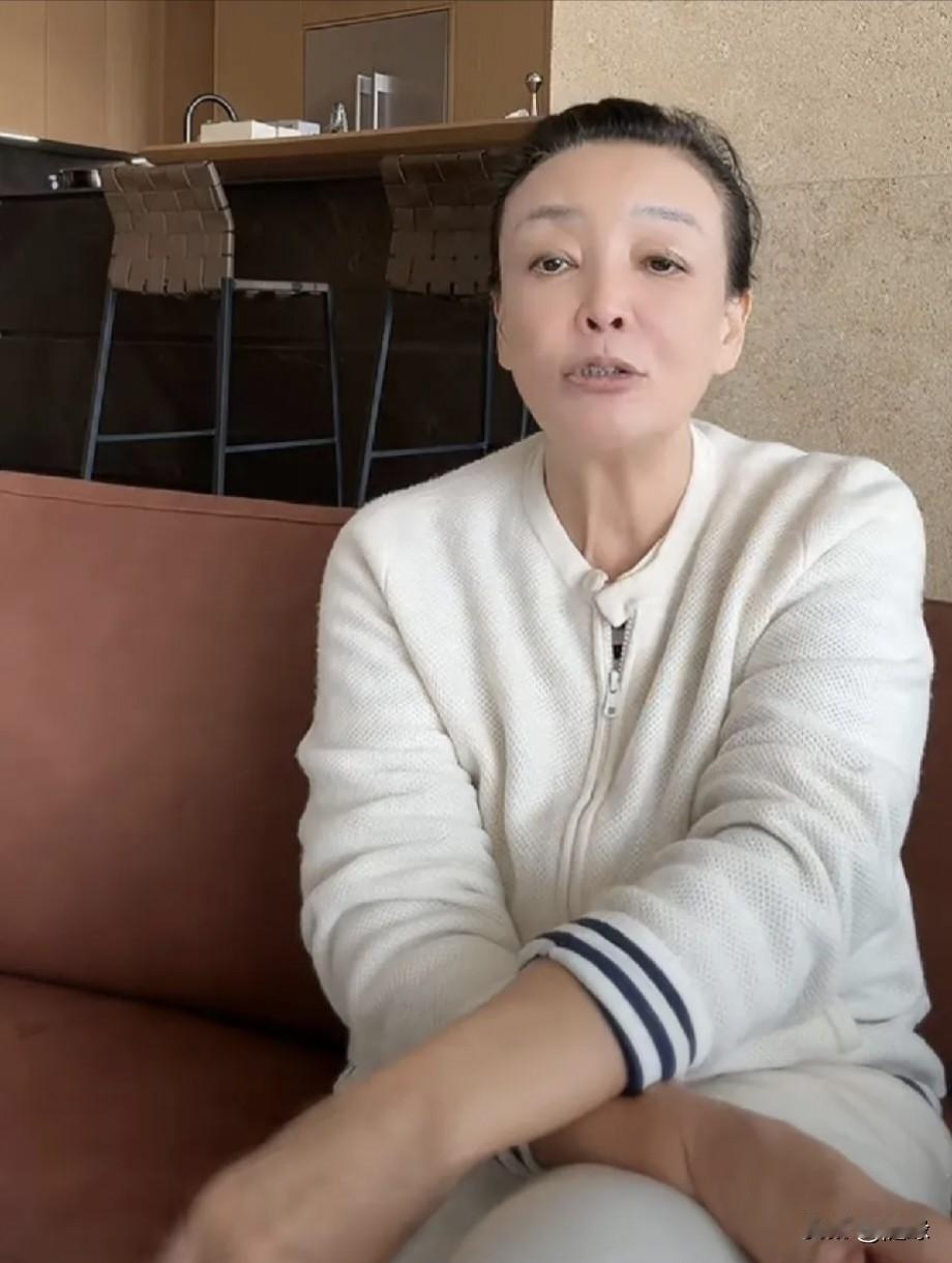 笑死了！爷爷奶奶抢着带孙子孙女，玥儿和箖箖回北京后，成了全家的团宠。张兰说