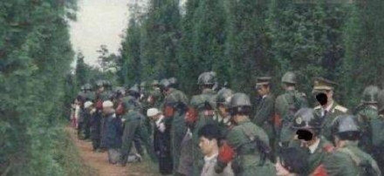 83年严打的时候，有一种玩法叫陪绑，就是在死刑犯执行当天，突击找一些号子里的刺头