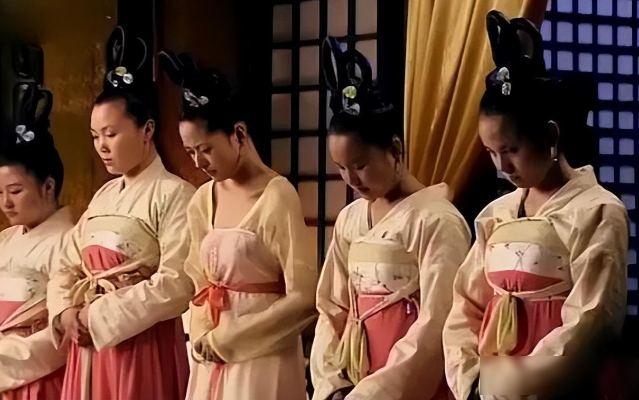 唐玄宗年过76，唐肃宗却送他100名貌美女子，两年后才知道真高明。公元七六二年