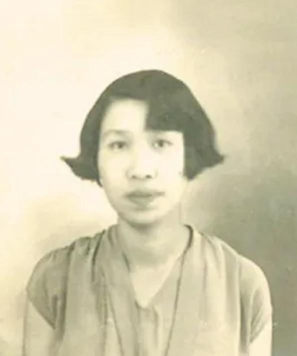 55年周总理途经云南，见到曾经女友，周总理：这是小超的意思1955年，周恩来